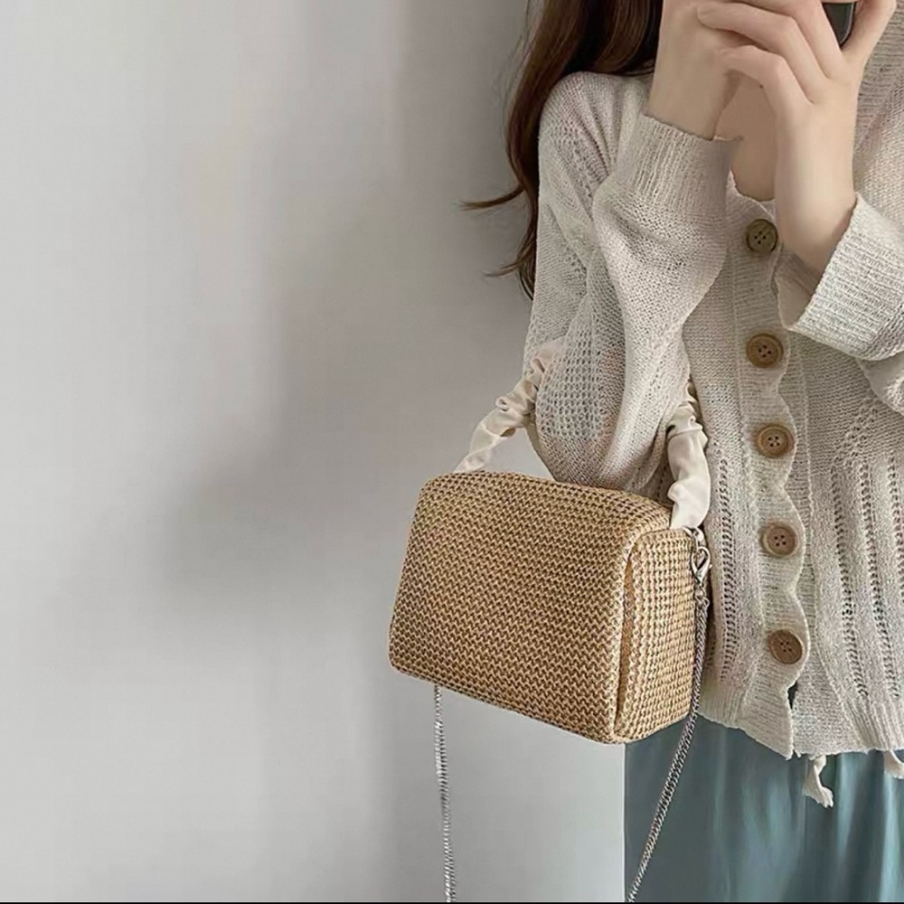 Elegant Tan Crossbody Bag with Cream Handle - Picture 7 of 8